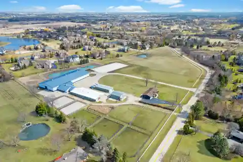 15-acre Equestrian Ranch
