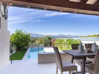 Newly Modernized Townhouse with Pool