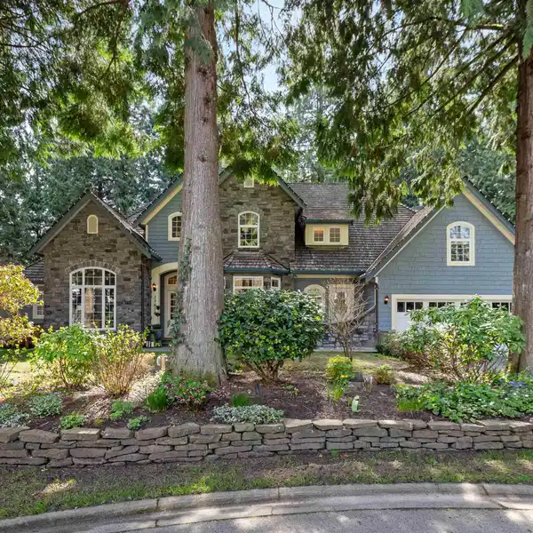 COMPLETELY RENOVATED LUXURY ELGIN ESTATE HOME