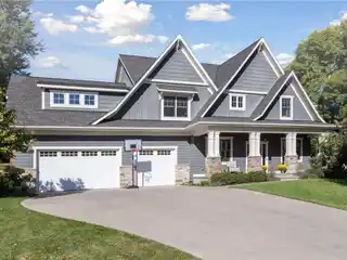 Beautiful Home in Desirable Highlands