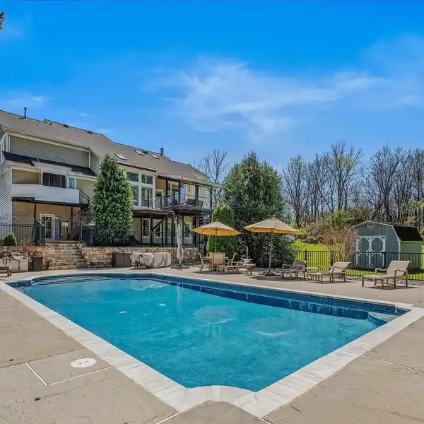 MODERN UPGRADES MEET SERENE ACREAGE