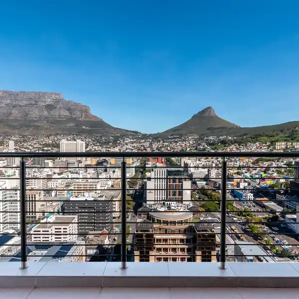DESIGNER APARTMENT WITH INCREDIBLE VIEWS