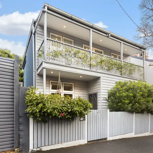 ARCHITECT-ENHANCED HOME WITH FLAWLESS PRESENTATION