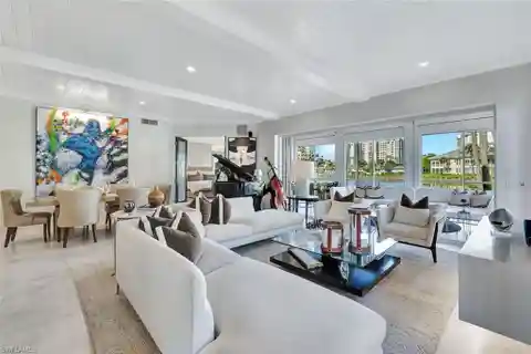 Exceptional Lakefront Home