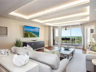 Stylish Tower Residence with a Beautiful Gulf View