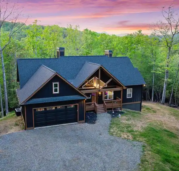 EXPANSIVE FAMILY RETREAT