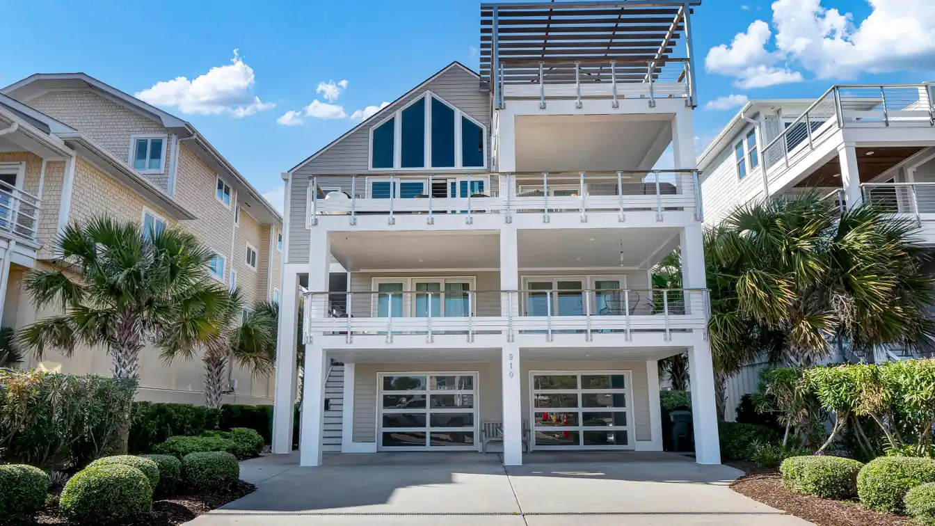 Gorgeous Contemporary Home with Amazing Panoramic Views
