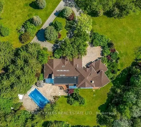 UNDERSTATED GATED COUNTRY ESTATE