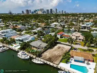 Waterfront Property with Unrestricted Ocean Access