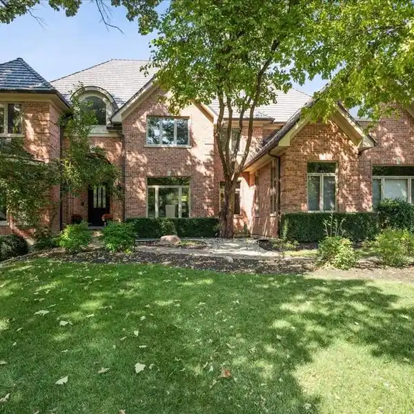 MAGNIFICENT ALL-BRICK ESTATE