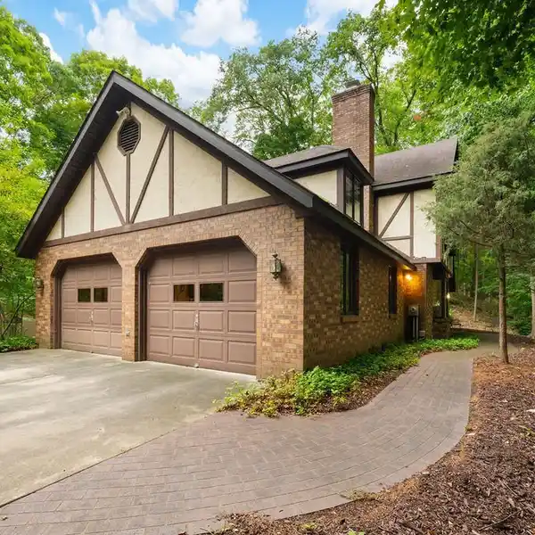 SERENE LIVING IN THE WOODLAND SHORES ASSOCIATION