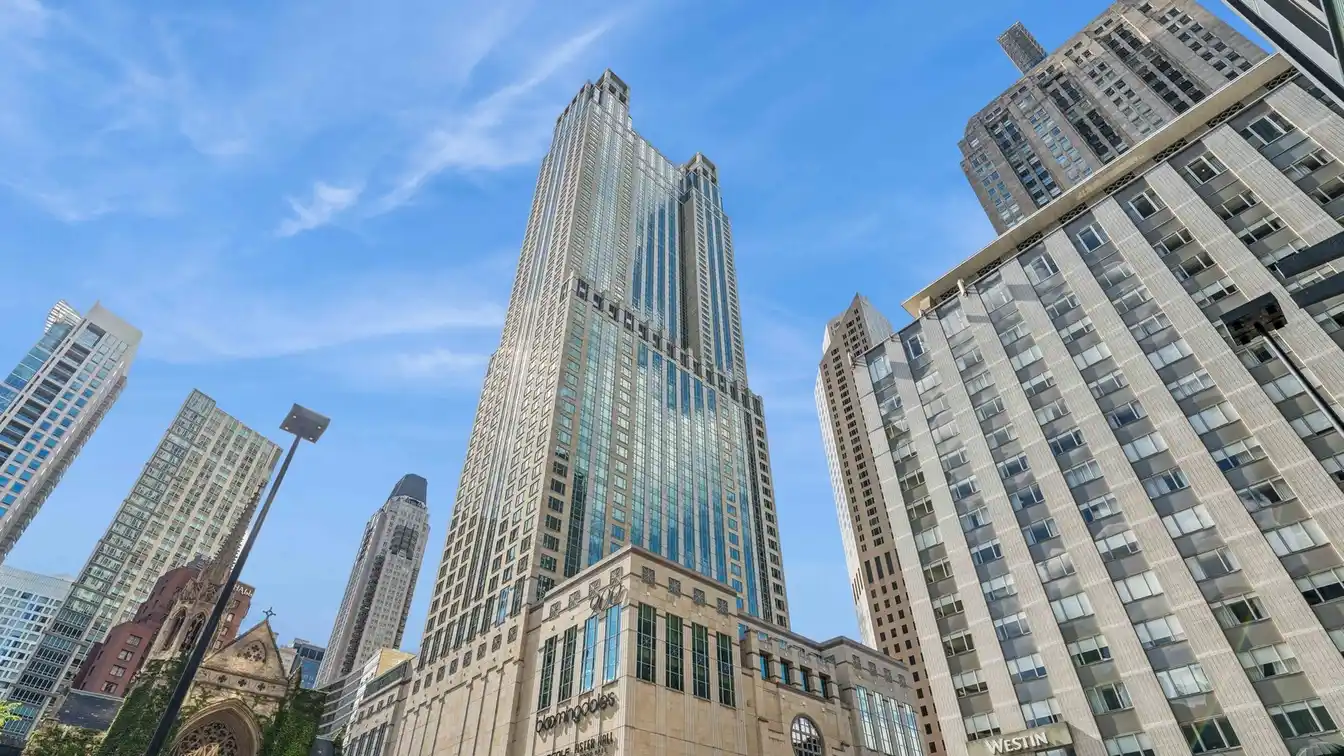 Luxury High-floor Home Above the Four Seasons Hotel