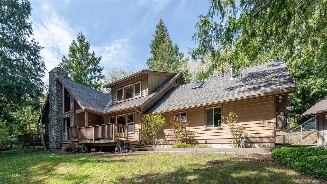 Custom Lodge-style Home with Vineyard and Creek