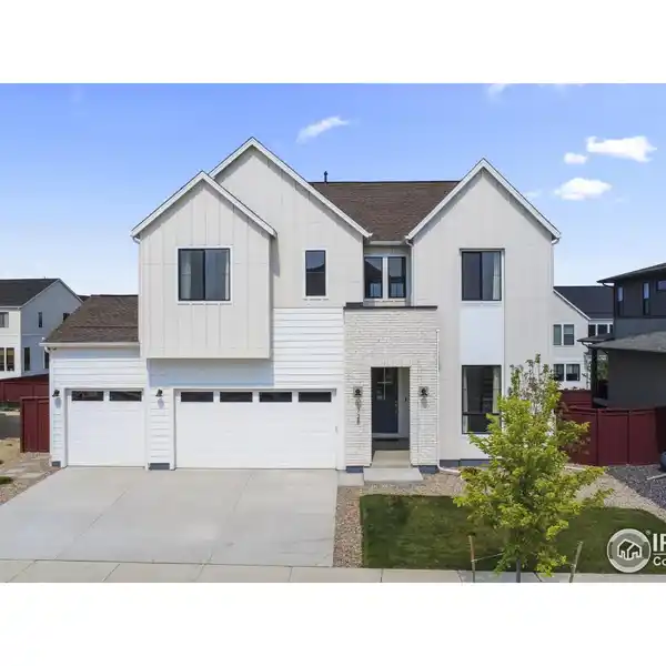 LUXURY AND CONVENIENCE IN RAINDANCE