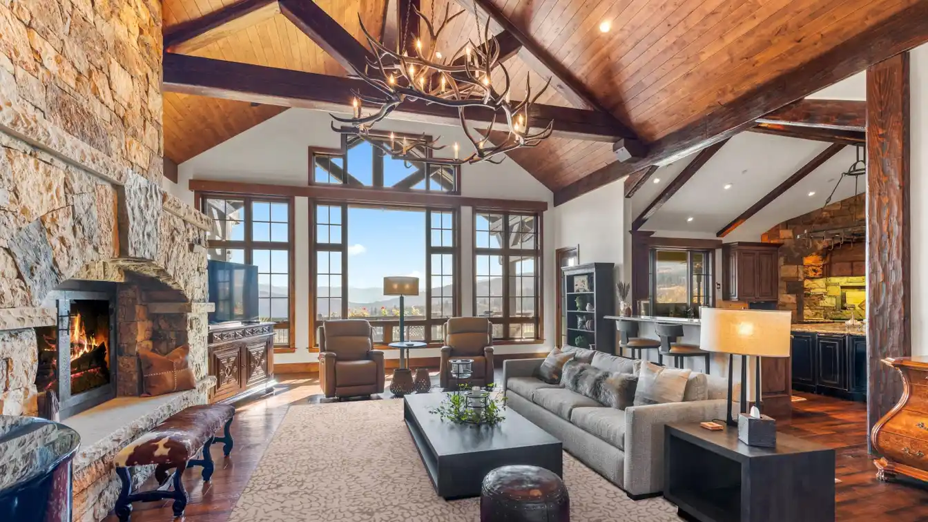 Private Fully Furnished Luxury Residence on Two Acres