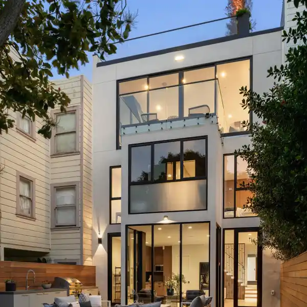 EXQUISITE MODERN PROPERTY