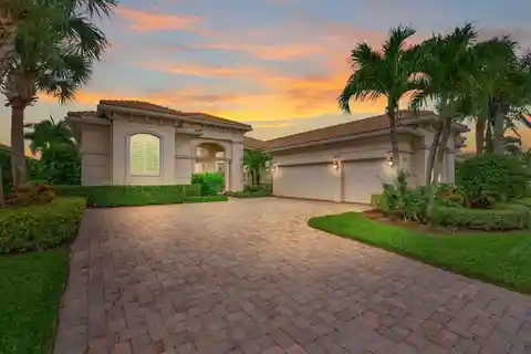 Immaculate Home in the Prestigious Jupiter Country Club