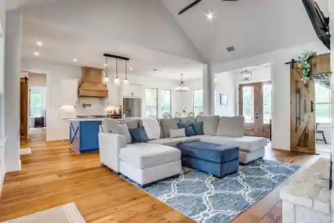 Beautiful Custom Home on 52 Acres