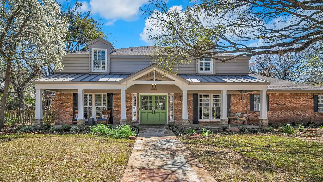 Traditional Lake Highlands Home Blending Charm and Style