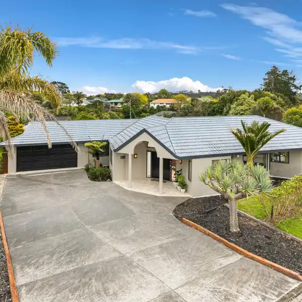 SUN-DRENCHED GREENHITHE SANCTUARY WITH ENDLESS POTENTIAL
