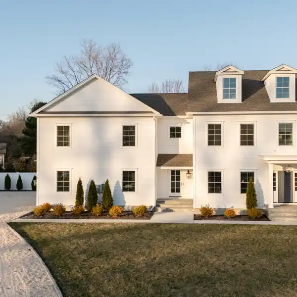 EXPANSIVE CUSTOM COLONIAL