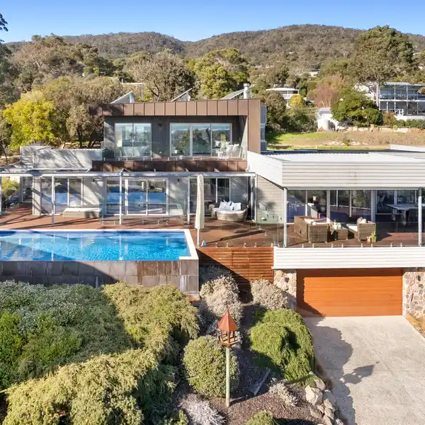 A SANCTUARY OF EASY ELEGANCE