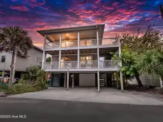 Classic Beach House on Block from the Ocean
