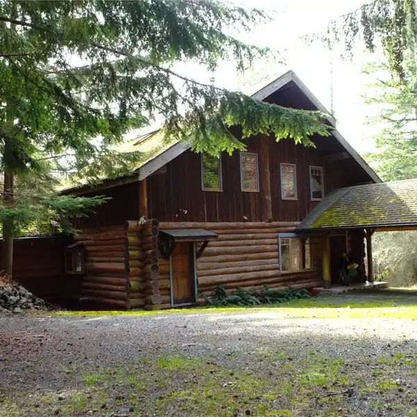 CUSTOM LOG HOME OVERLOOKING ROSARIO STRAIT