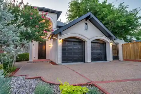 The Gem of Meadowcliff Estates