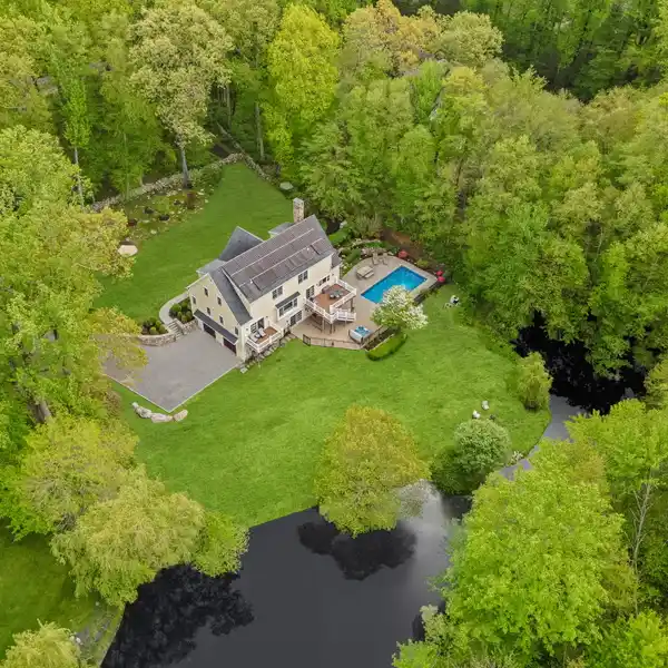 CAPE COD ELEGANCE MEETS MODERN EFFICIENCY