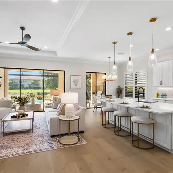 FURNISHED ESPLANADE HOME WITH GOLF MEMBERSHIP