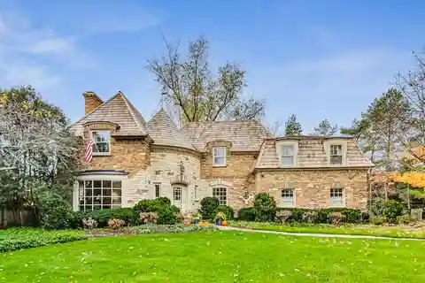 Elegant Home on 1.5 Acres in Glenayre Park