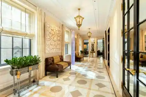 Magnificent Full-Floor Residence