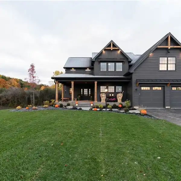 CUSTOM LUXURY HOME IN MALLARDS LANDING