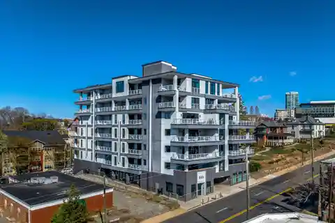 Modern Mountain Luxury in the Heart of Downtown