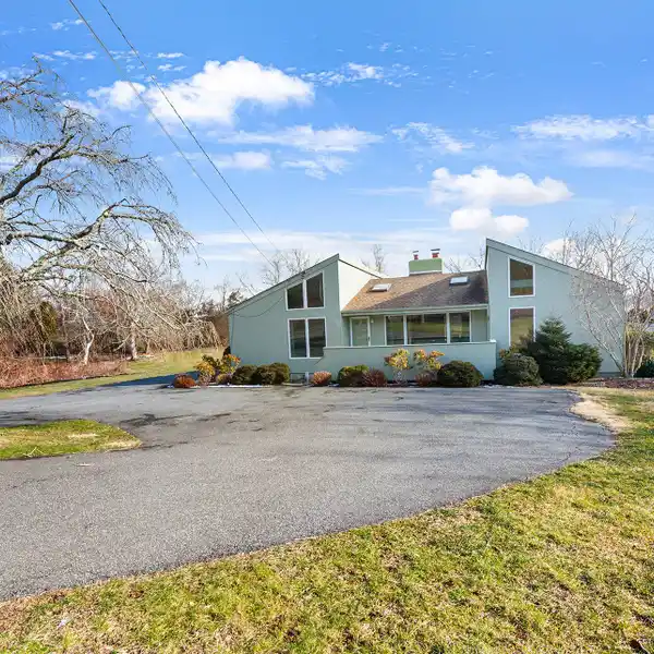 WONDERFUL RENTAL HOME IN THE VILLAGE OF AMAGANSETT