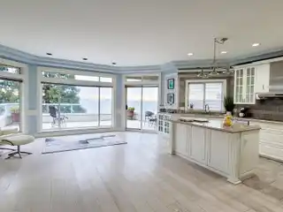 Ocean-view Elegance