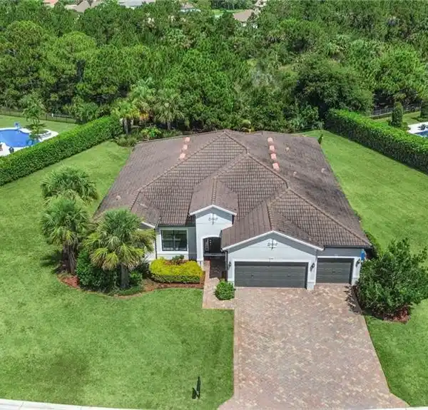 SPACIOUS HOME WITH TRIPLE-SPLIT FLOOR PLAN