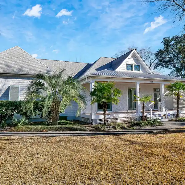 BEAUTIFUL HOME IN BRADLEY PLACE