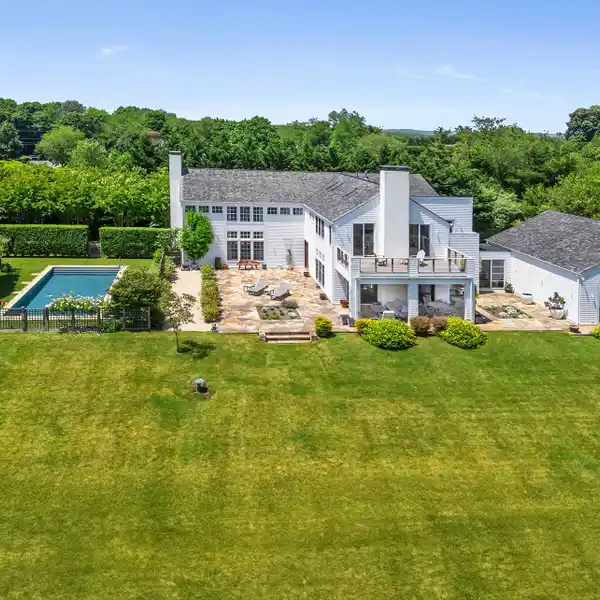 ARCHITECTURAL MASTERPIECE WITH BOAT DOCK