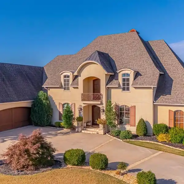 BEAUTIFUL CUSTOM FIVE BEDROOM HOME
