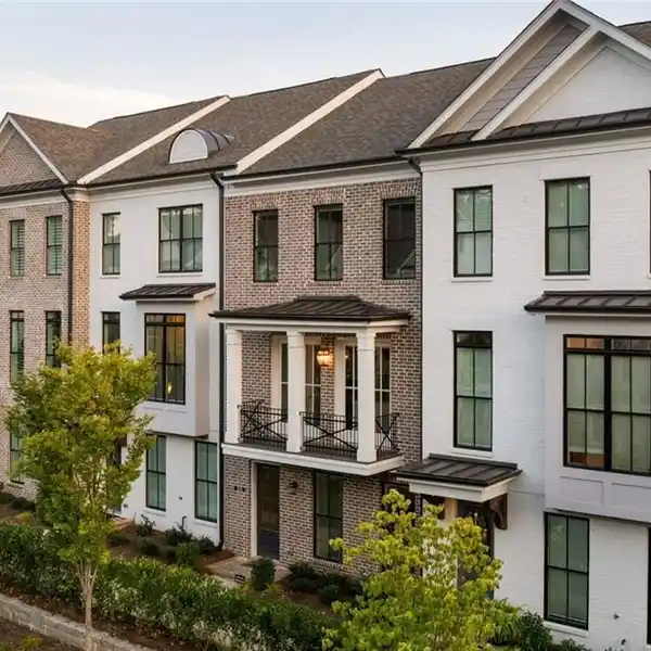 THE BROWNSTONE COLLECTION AT TOWNS ON THOMPSON