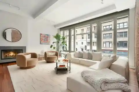 Exclusive Full-floor Residence