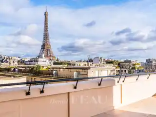 Meticulously Renovated Luxury Pied-a-terre