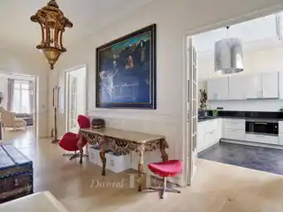 Elegant Apartment in Excellent Condition