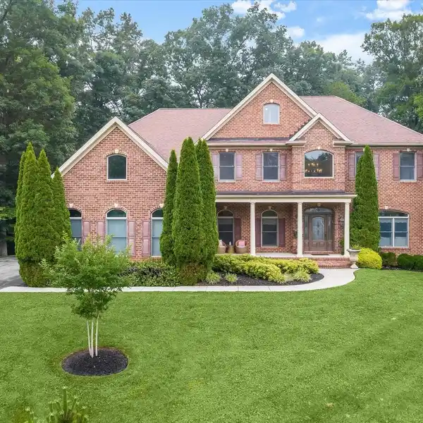 ELEGANT RETREAT WITH EXCEPTIONAL ENTERTAINING SPACES