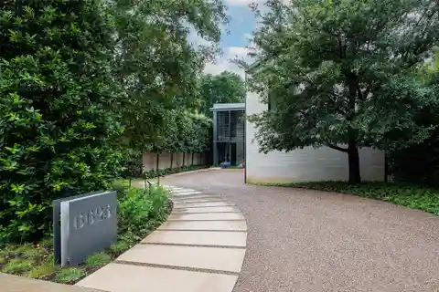 Contemporary Architectural Gem in Park Cities