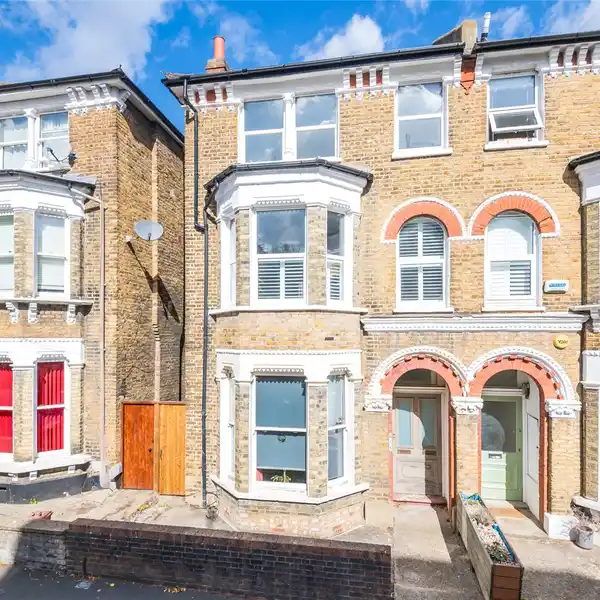 RARE DUPLEX IN THE GARDENS