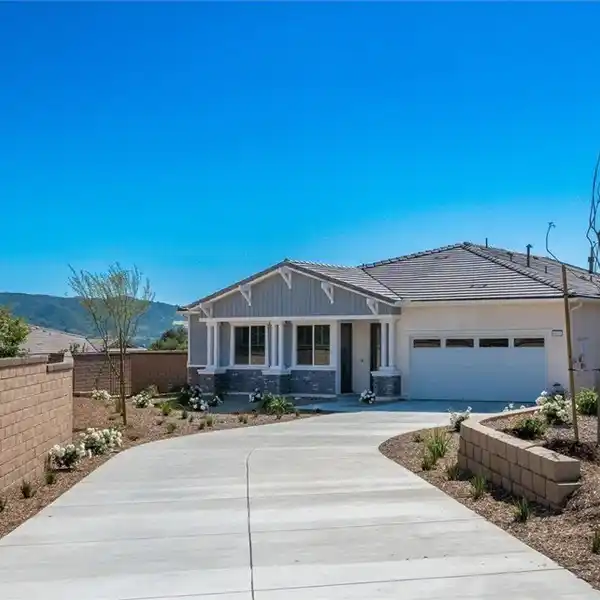 EXCEPTIONAL SINGLE-STORY ESTATE