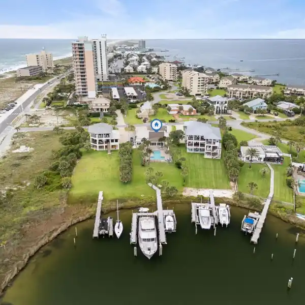 PARADISE ON LITTLE SABINE BAY